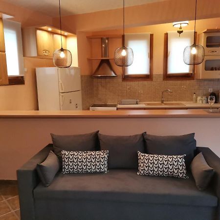 Christie'S Ground Floor Apartment By The Sea Kato Gatzea Bagian luar foto
