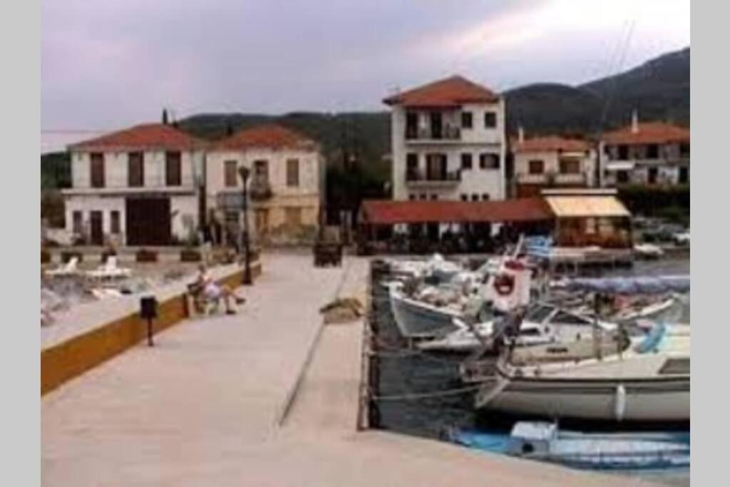 Christie'S Ground Floor Apartment By The Sea Kato Gatzea Bagian luar foto
