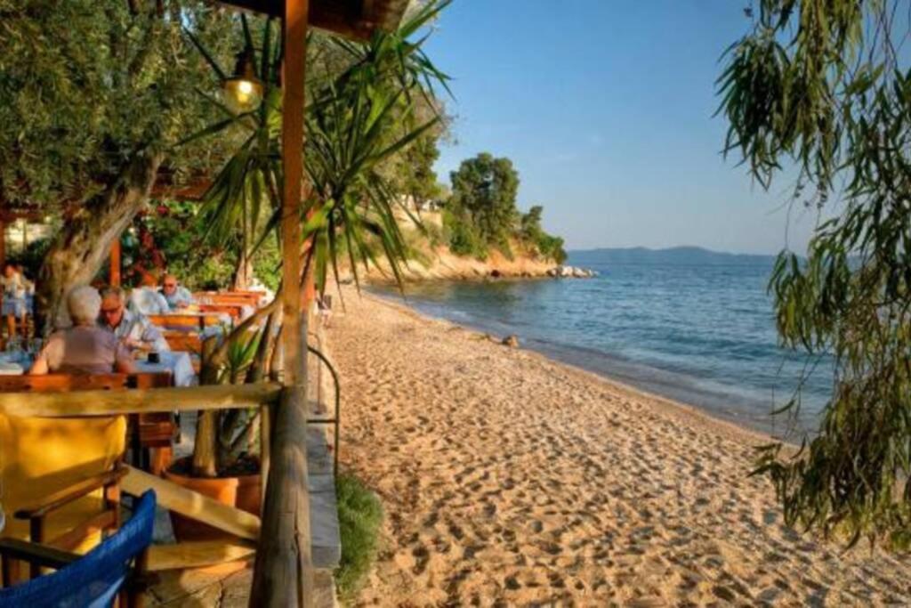 Christie'S Ground Floor Apartment By The Sea Kato Gatzea Bagian luar foto