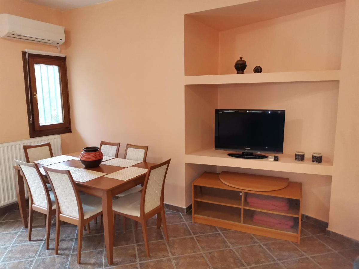 Christie'S Ground Floor Apartment By The Sea Kato Gatzea Bagian luar foto