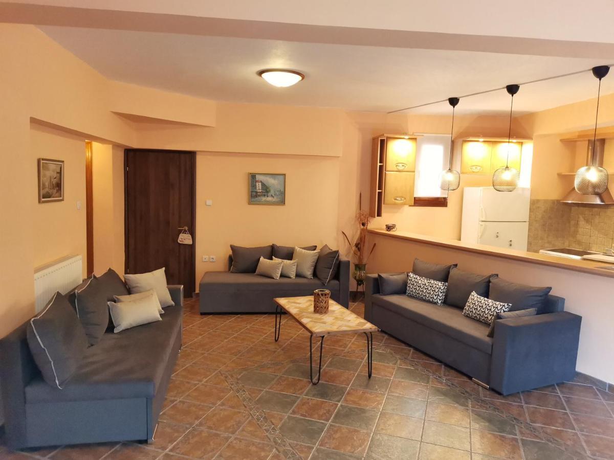 Christie'S Ground Floor Apartment By The Sea Kato Gatzea Bagian luar foto