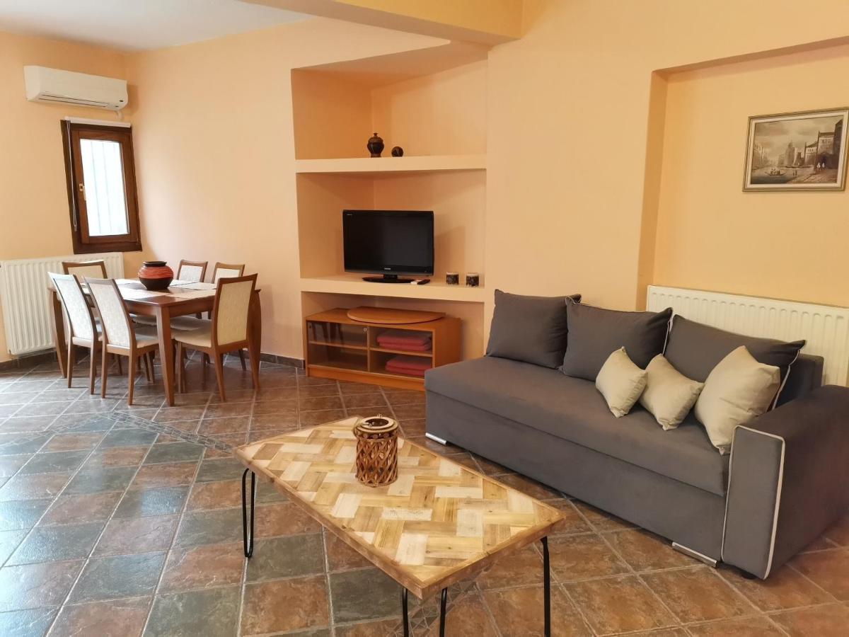 Christie'S Ground Floor Apartment By The Sea Kato Gatzea Bagian luar foto